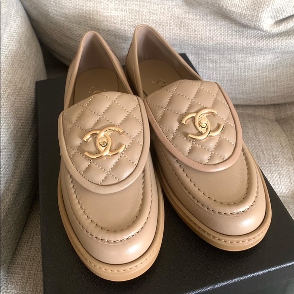 Chanel Loafers 22P BegieQuilted Flap Turn Lock GoldCCLogoSlipOnMule Flat Loafer - Picture 5 of 9